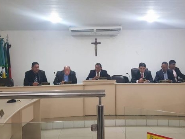 Mesa diretora é empossada na Câmara Municipal de Conde