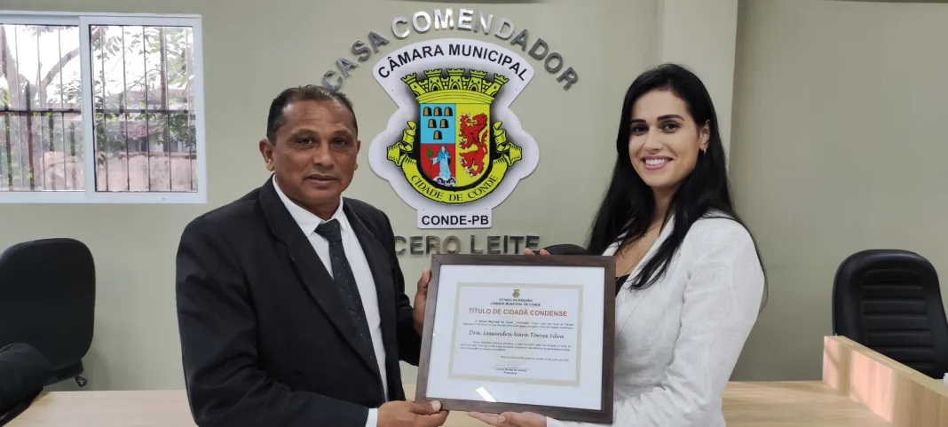 Juíza de Direito da Comarca de Conde, Lessandra Nara, recebe o título de Cidadã Condense em Solenidade realizada nesta segunda (20)