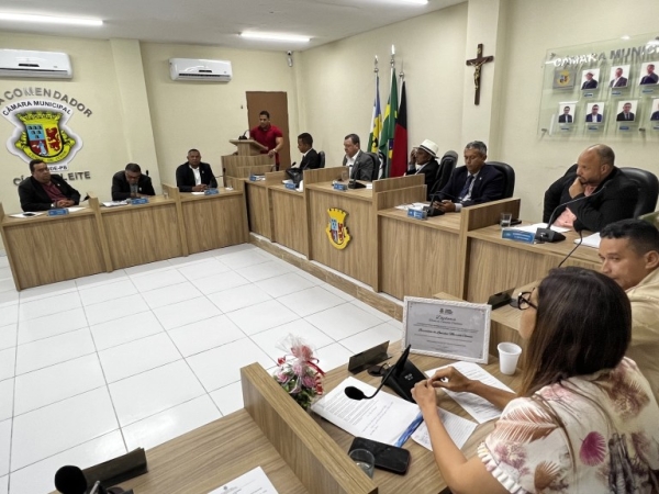 Sessão Ordinária na Câmara Municipal de Conde discute requerimentos voltados para infraestrutura e entrega de reconhecimento