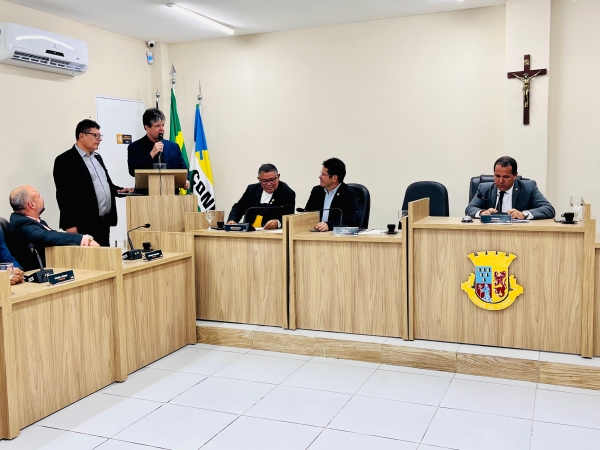Deputado Ruy Carneiro participa de Sessão na Câmara de Conde, entrega de título de cidadão e defende acessibilidade nas praias