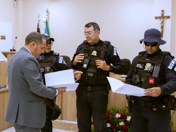 Câmara de Conde entrega votos de aplauso a guardas municipais por ações de destaque na segurança 