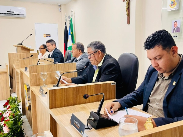 Vereadores de Conde solicitam retorno de apresentações culturais e melhorias na iluminação pública 