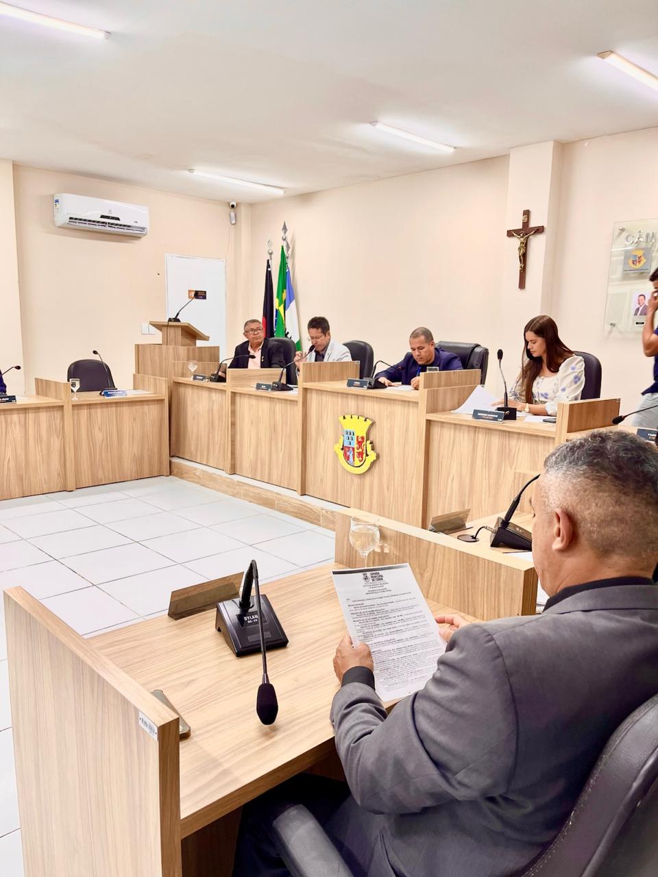 Melhorias na iluminação pública e segurança viária são aprovadas na Câmara de Conde