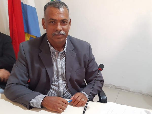 Adriano Ferreira apresenta mais novos requerimentos em favor da população de Conde